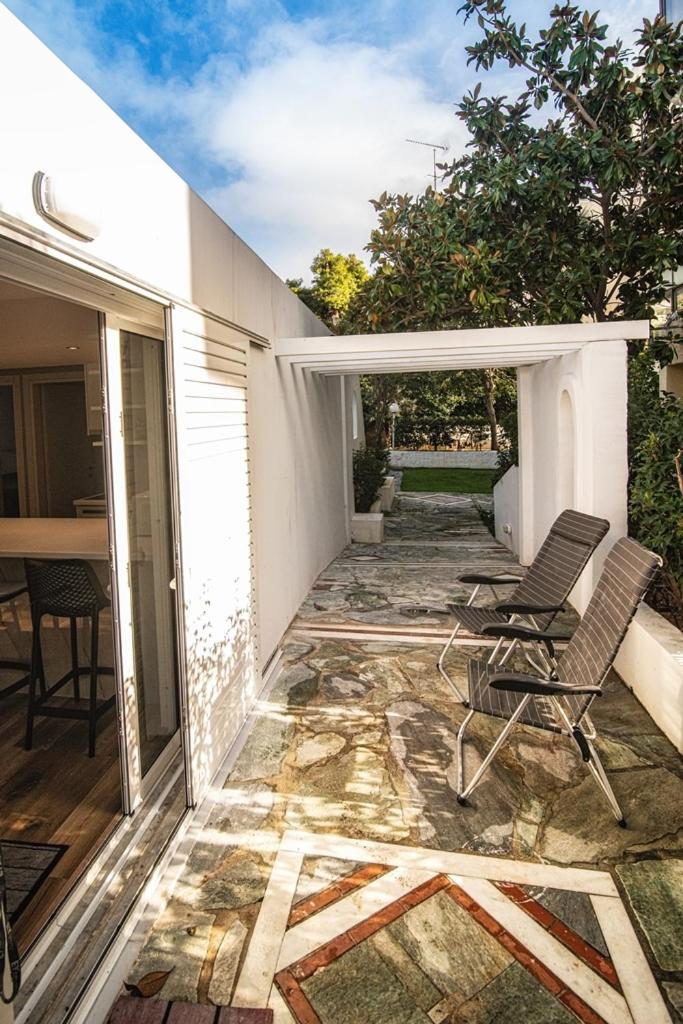 Livas Voula Garden