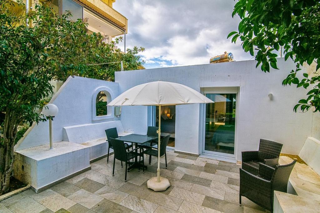 Livas Voula Garden Tatil Evi *